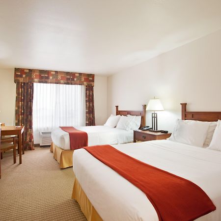 Holiday Inn Express Hotel & Suites Mattoon By Ihg Chambre photo